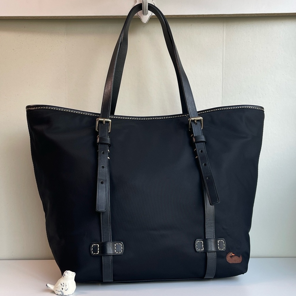 Dooney & Bourke Tote Shoulder Bag